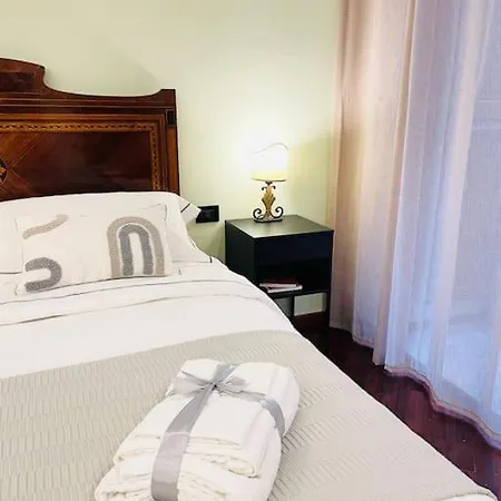 Re Gallo Luxury Plebiscito In Via Chiaia * Naples