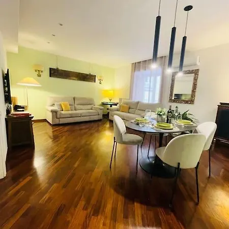 Re Gallo Luxury Plebiscito In Via Chiaia Nápoly