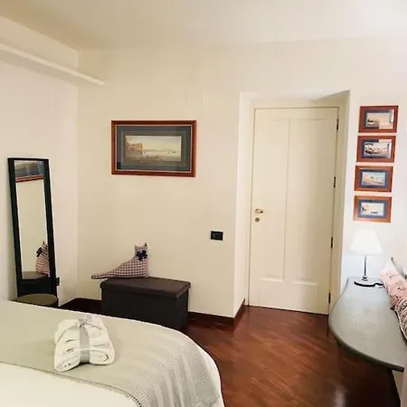 Apartman Re Gallo Luxury Plebiscito In Via Chiaia