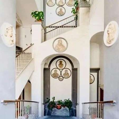 Re Gallo Luxury Plebiscito In Via Chiaia *