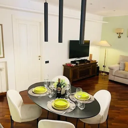 Re Gallo Luxury Plebiscito In Via Chiaia *